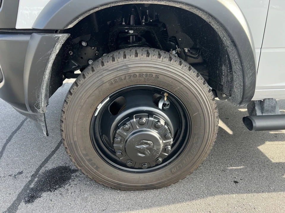 2025 Ram 4500 & 5500 - Image 8 of 12