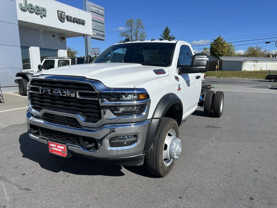 2025 Ram 4500 & 5500 - Image 6 of 12