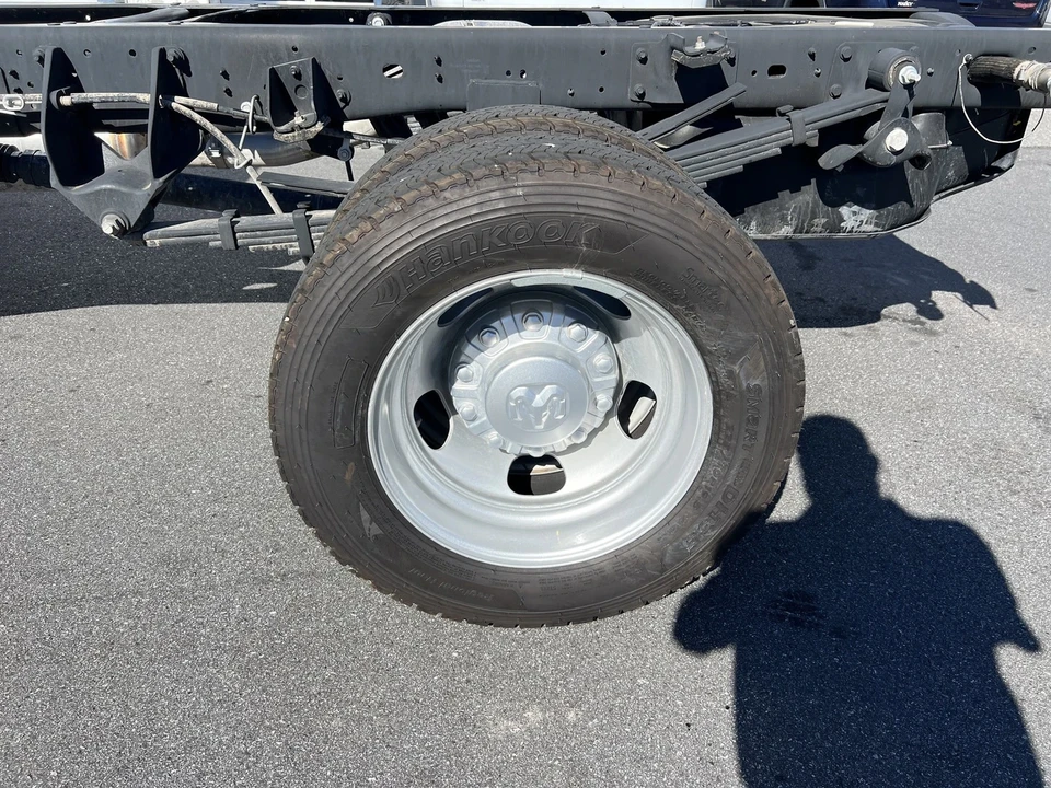 2025 Ram 4500 & 5500 - Image 10 of 12