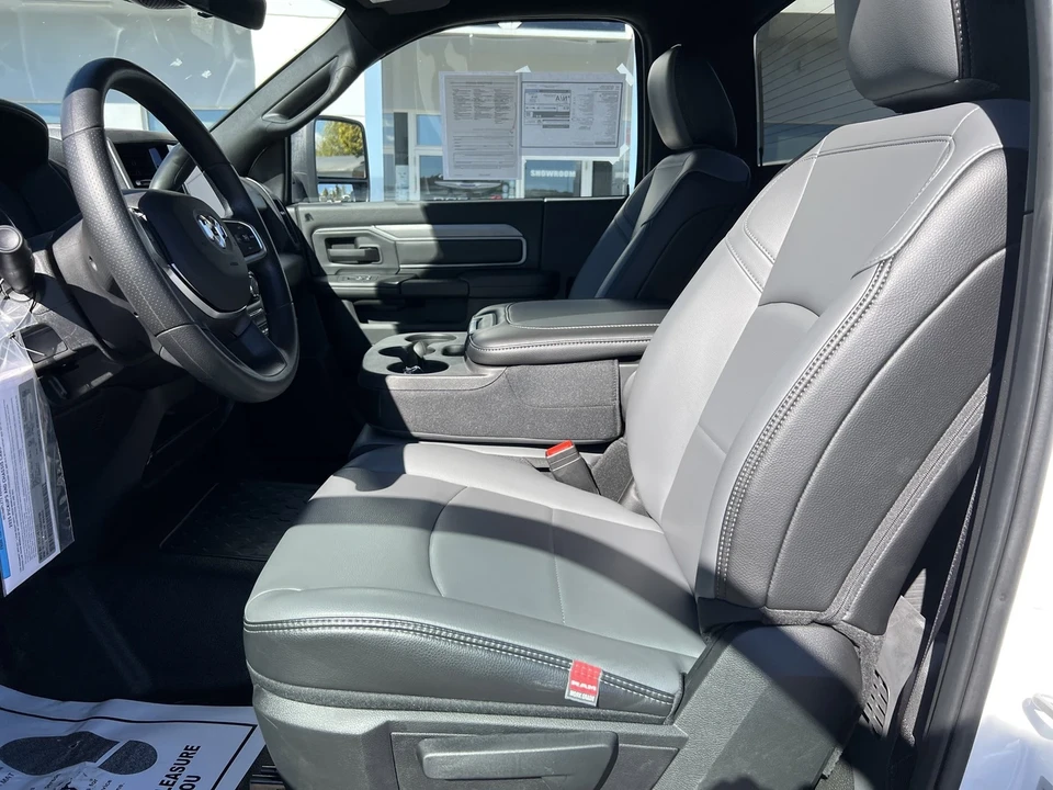 2025 Ram 4500 & 5500 - Image 11 of 12