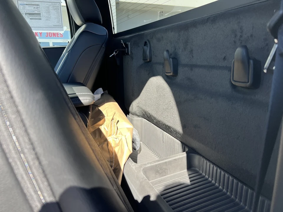 2025 Ram 4500 & 5500 - Image 12 of 12