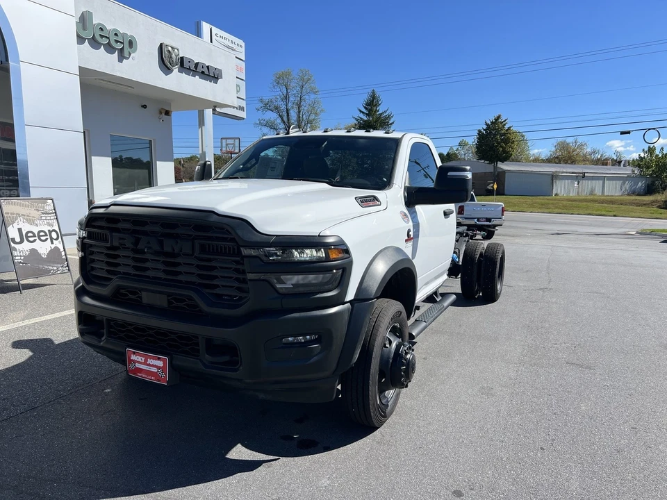 2025 Ram 4500 & 5500 - Image 6 of 12