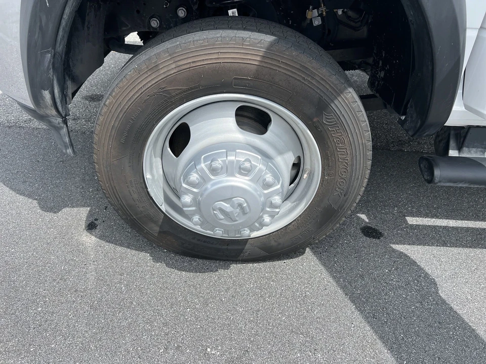 2025 Ram 4500 & 5500 - Image 7 of 12