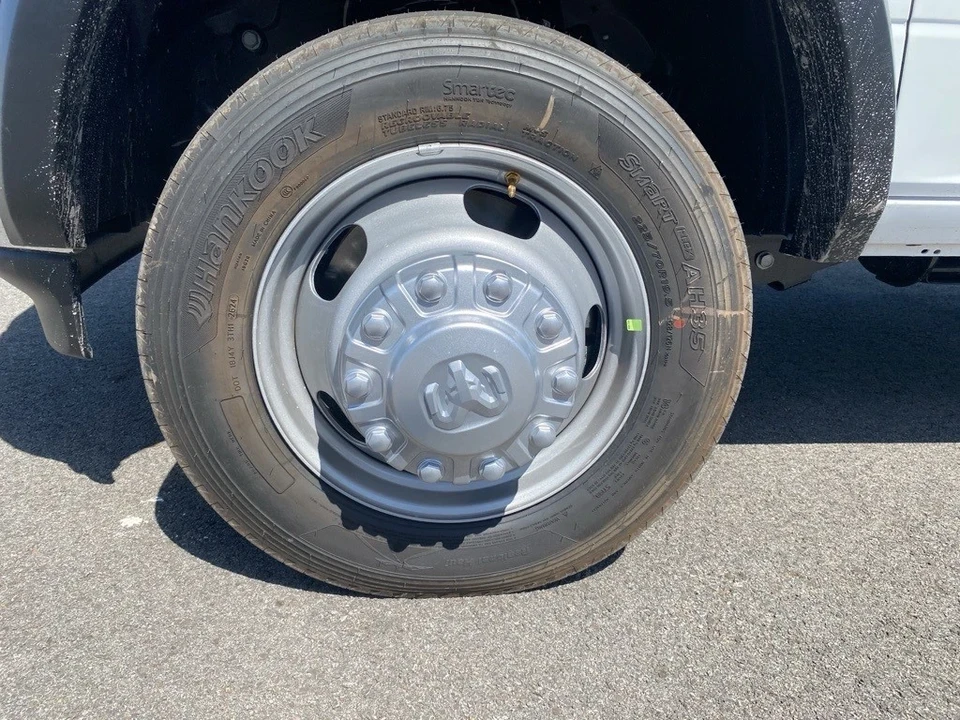 2025 Ram 4500 & 5500 - Image 9 of 12