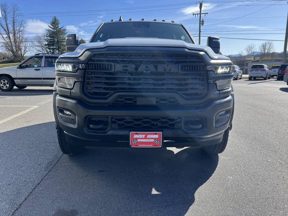 2025 Ram 4500 & 5500 - Image 5 of 12