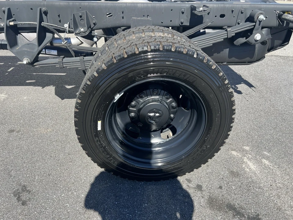 2025 Ram 4500 & 5500 - Image 9 of 12