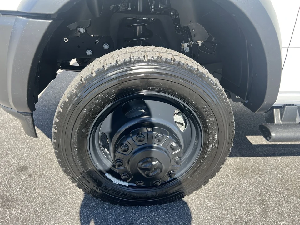 2025 Ram 4500 & 5500 - Image 8 of 12