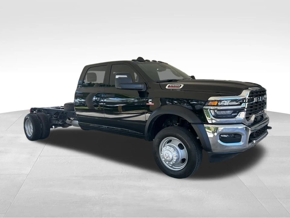 2025 Ram 4500 & 5500 - Image 2 of 12