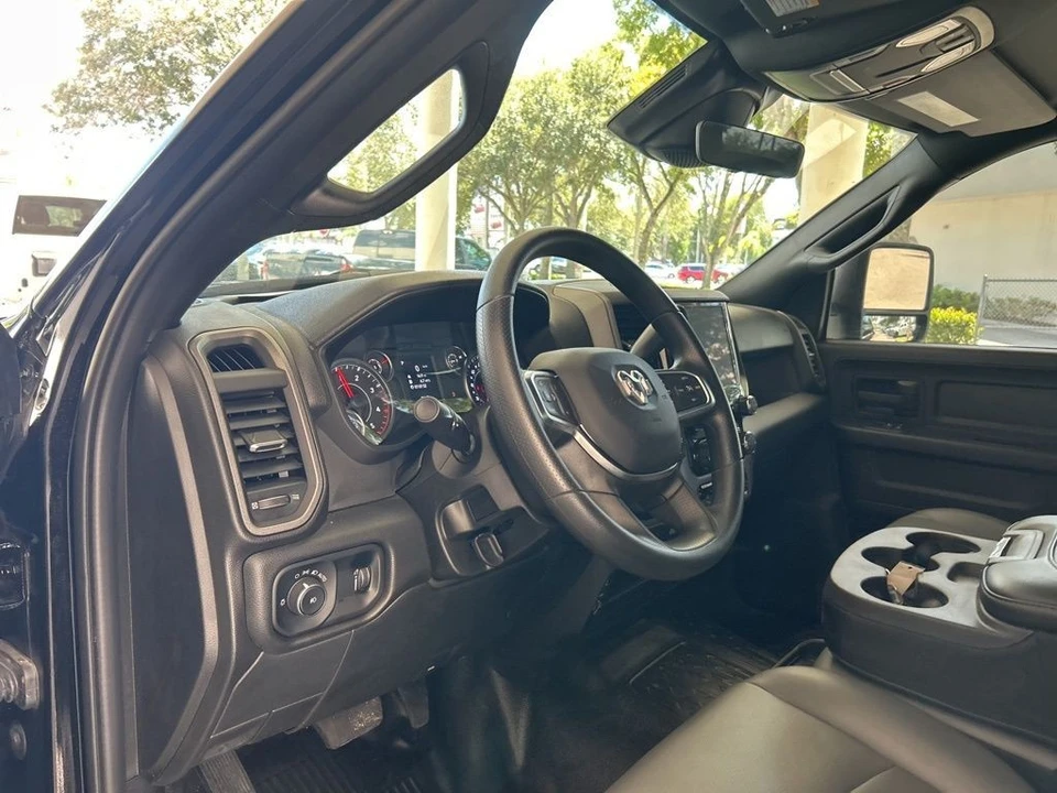 2025 Ram 4500 & 5500 - Image 6 of 12
