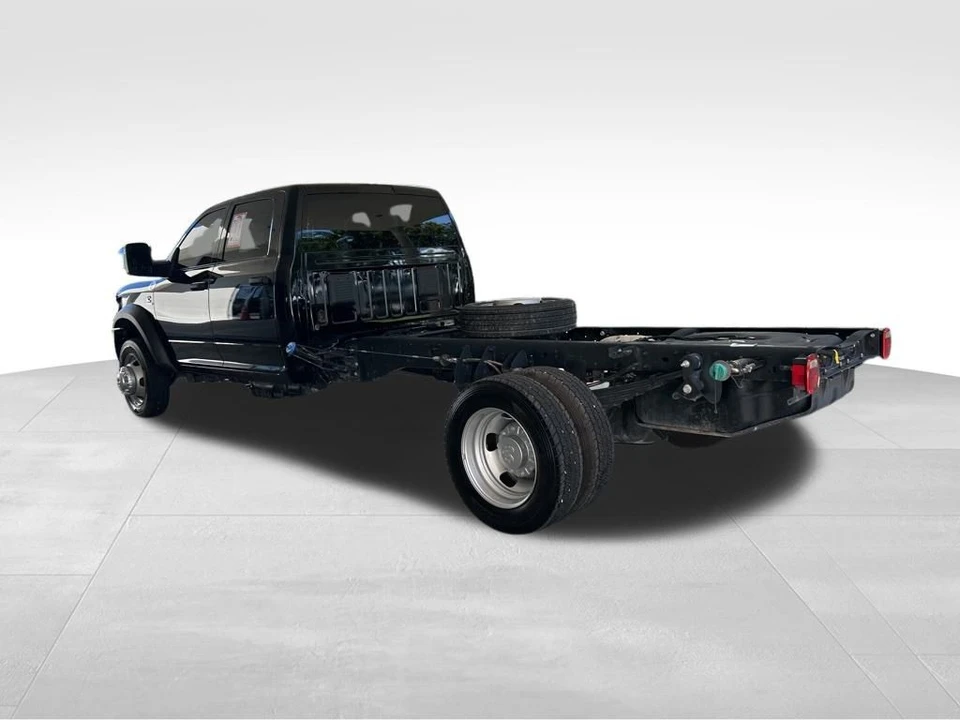 2025 Ram 4500 & 5500 - Image 4 of 12