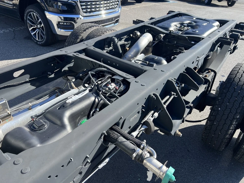 2025 Ram 4500 & 5500 - Image 7 of 12