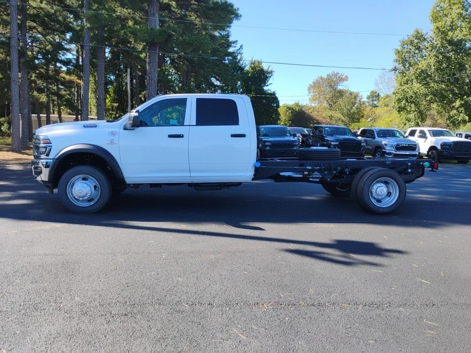 2025 Ram 4500 & 5500 - Image 8 of 12