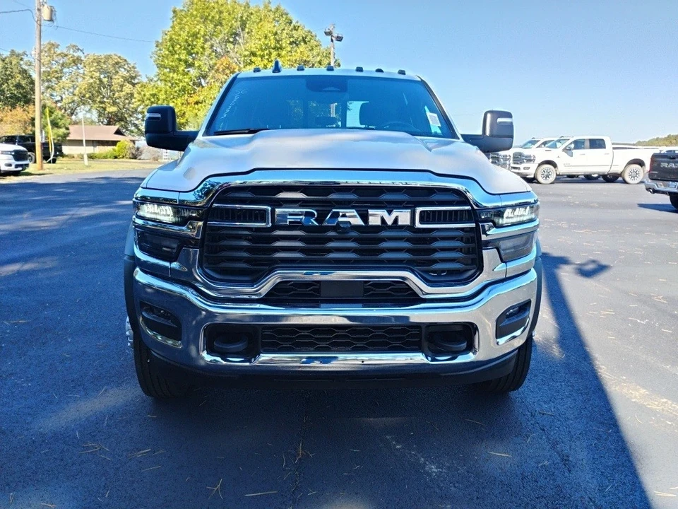 2025 Ram 4500 & 5500 - Image 2 of 12