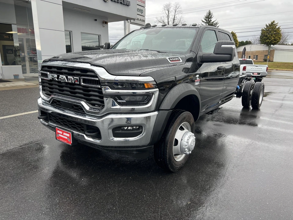 2025 Ram 4500 & 5500 - Image 6 of 12