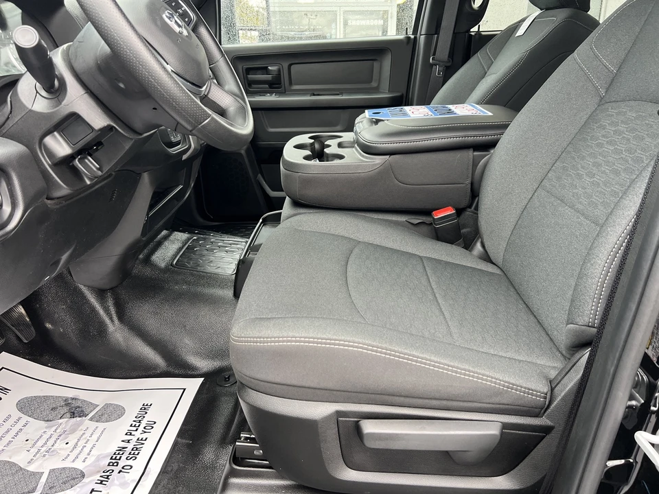 2025 Ram 4500 & 5500 - Image 16 of 28
