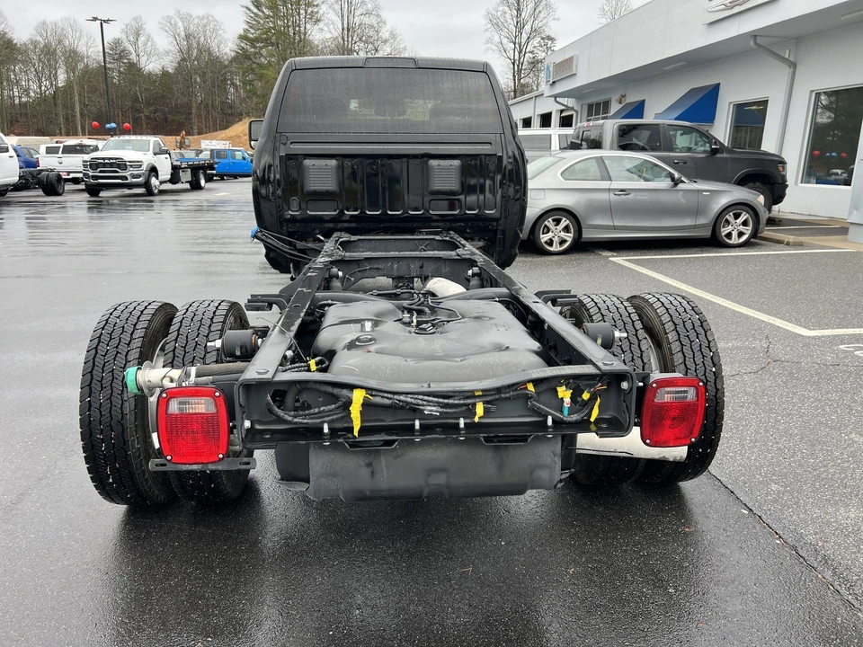 2025 Ram 4500 & 5500 - Image 2 of 12
