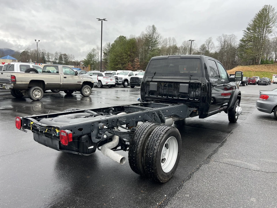 2025 Ram 4500 & 5500 - Image 3 of 12