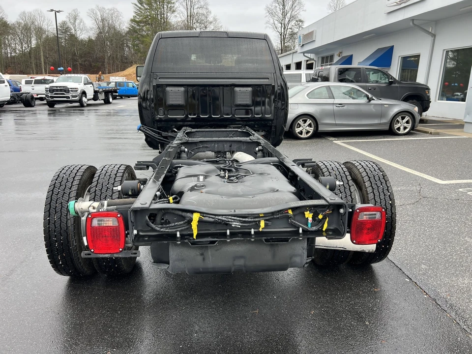 2025 Ram 4500 & 5500 - Image 2 of 28
