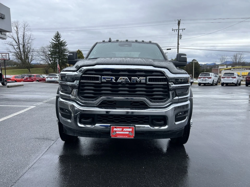 2025 Ram 4500 & 5500 - Image 5 of 28