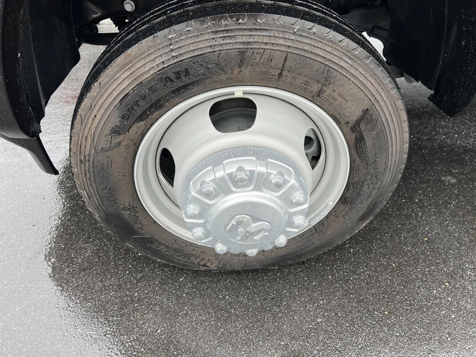 2025 Ram 4500 & 5500 - Image 9 of 12