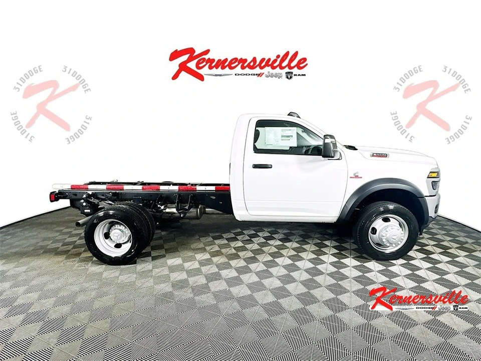 2025 Ram 4500 & 5500 - Image 8 of 20