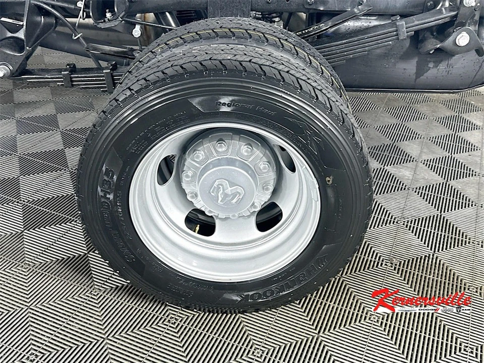 2025 Ram 4500 & 5500 - Image 16 of 20