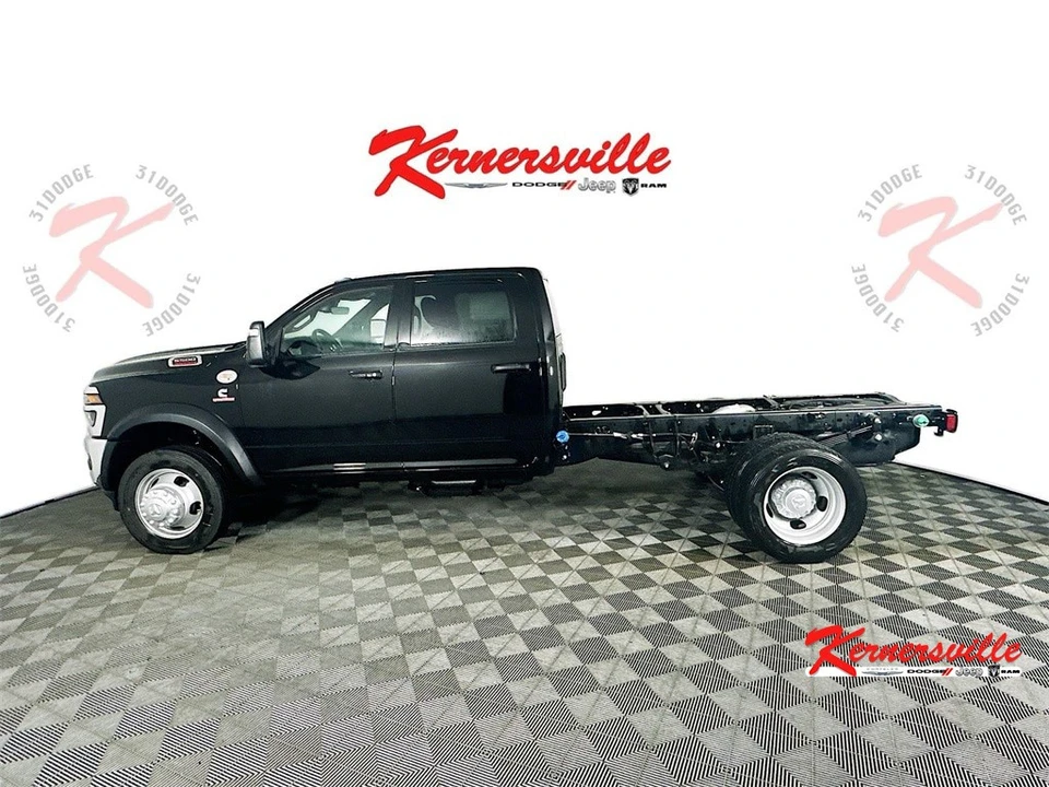 2025 Ram 4500 & 5500 - Image 4 of 12