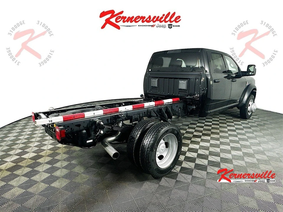 2025 Ram 4500 & 5500 - Image 7 of 12