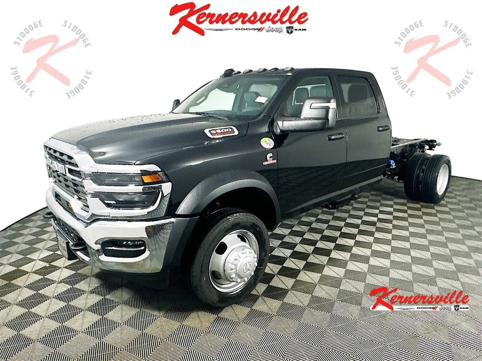 2025 Ram 4500 & 5500 - Image 3 of 12