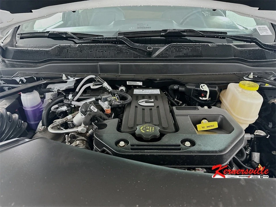 2025 Ram 4500 & 5500 - Image 16 of 19