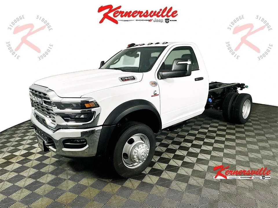 2025 Ram 4500 & 5500 - Image 4 of 12