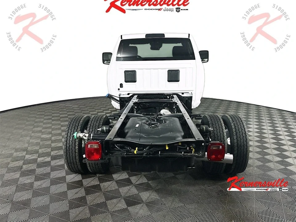 2025 Ram 4500 & 5500 - Image 7 of 12