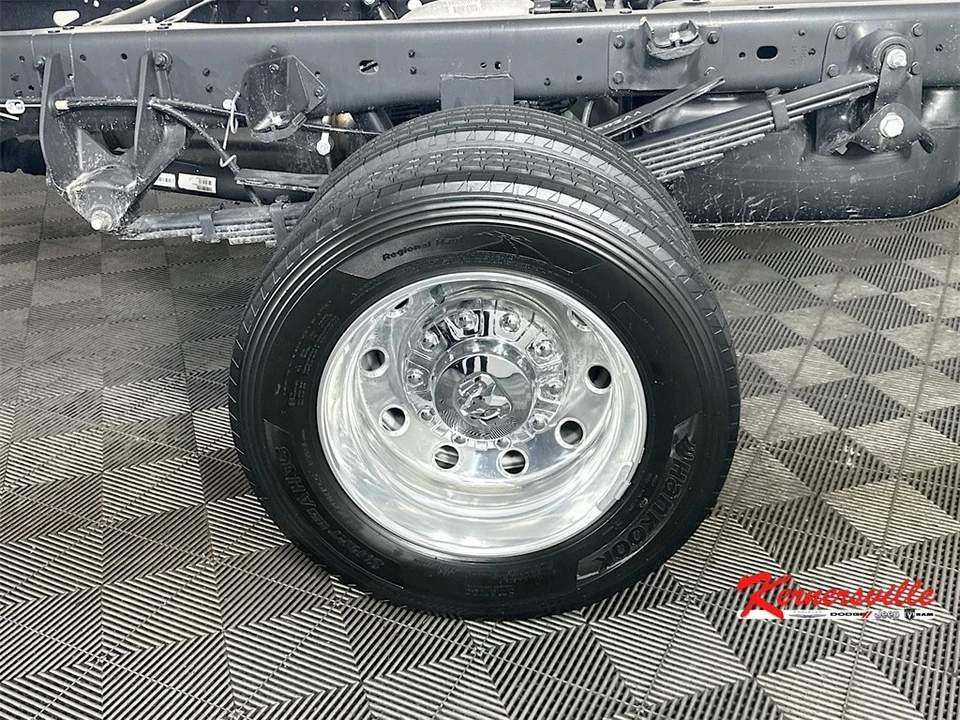 2025 Ram 4500 & 5500 - Image 16 of 20