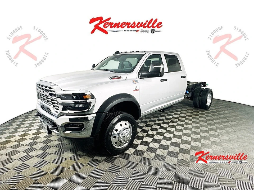 2025 Ram 4500 & 5500 - Image 3 of 21