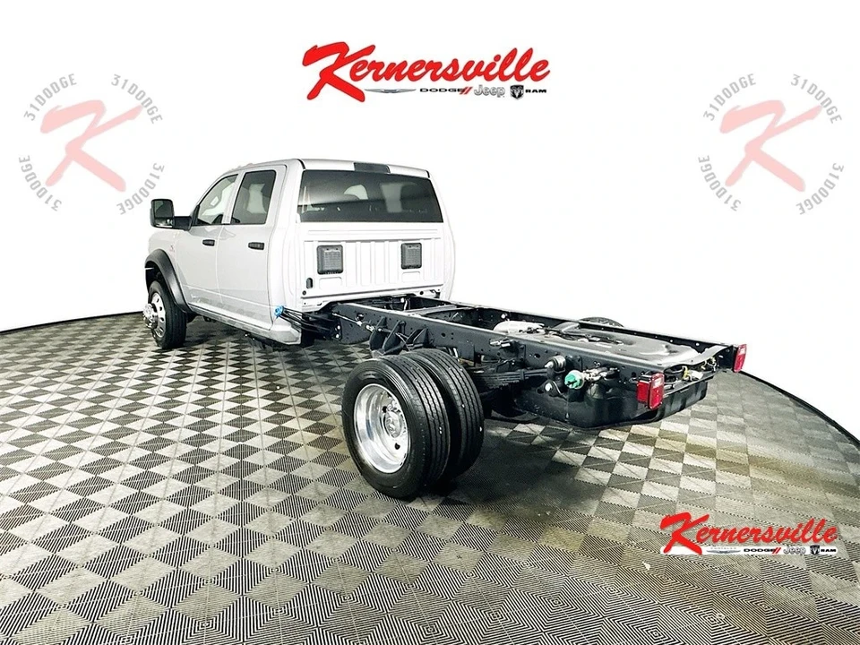 2025 Ram 4500 & 5500 - Image 5 of 20