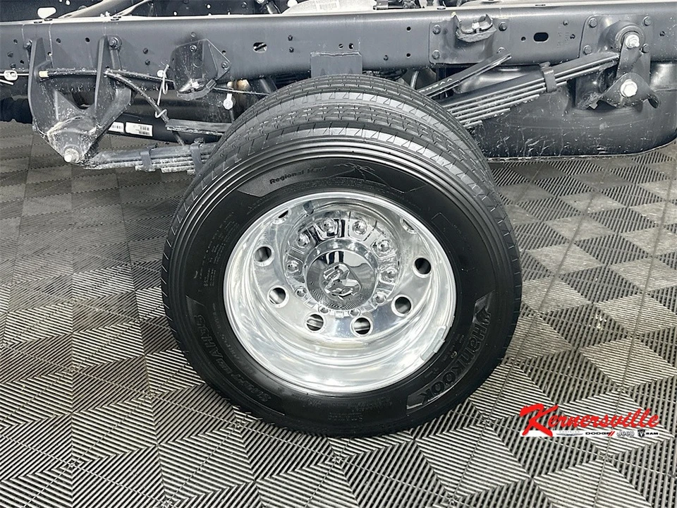 2025 Ram 4500 & 5500 - Image 17 of 21