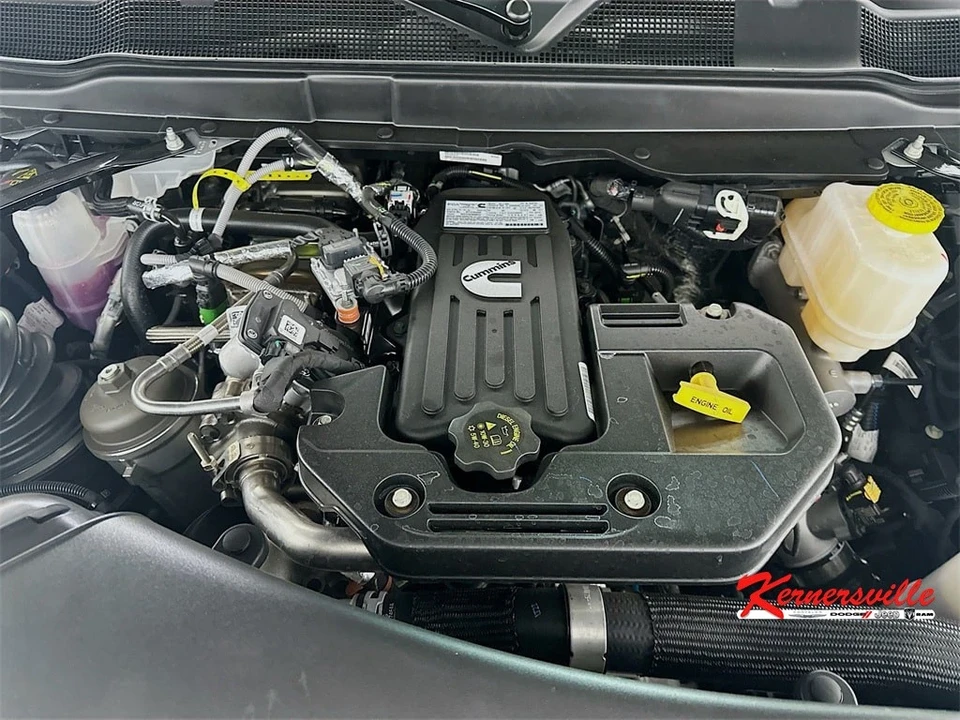 2025 Ram 4500 & 5500 - Image 17 of 20