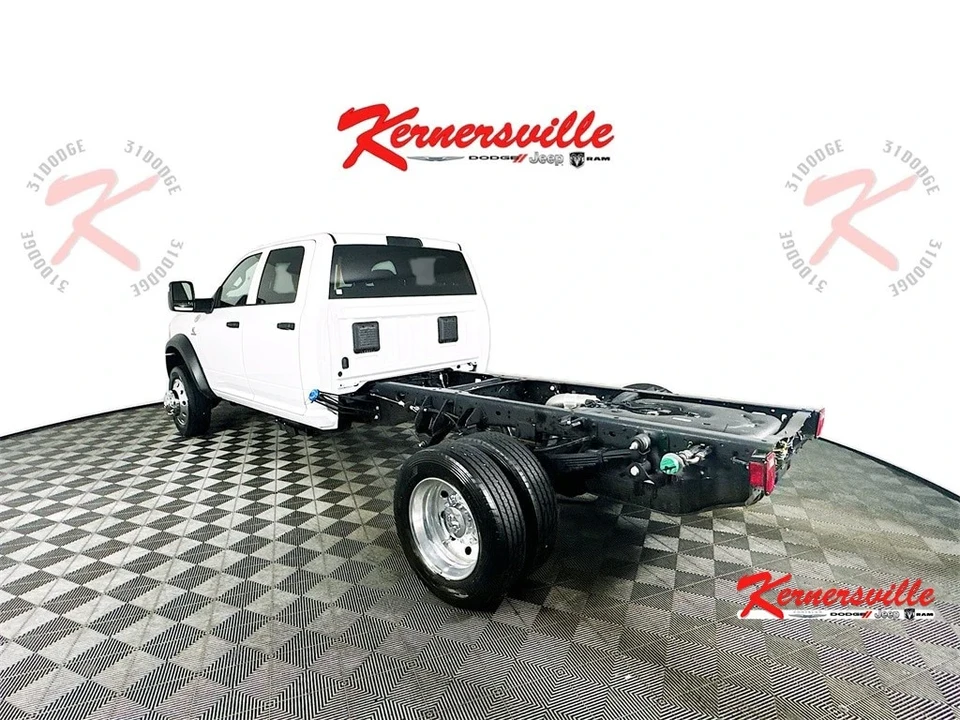 2025 Ram 4500 & 5500 - Image 5 of 12