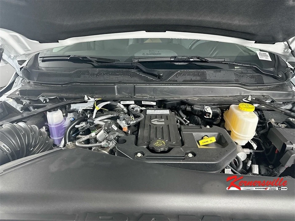 2025 Ram 4500 & 5500 - Image 16 of 19