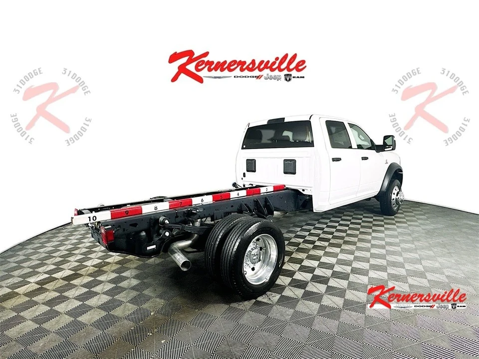 2025 Ram 4500 & 5500 - Image 7 of 12