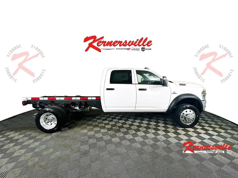 2025 Ram 4500 & 5500 - Image 8 of 12