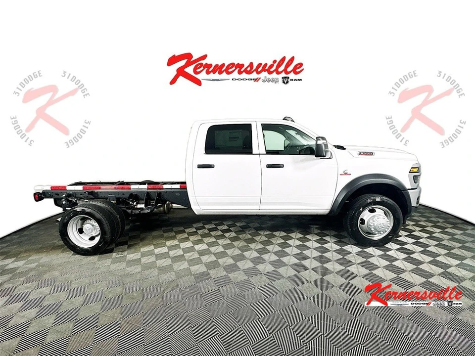 2025 Ram 4500 & 5500 - Image 8 of 12
