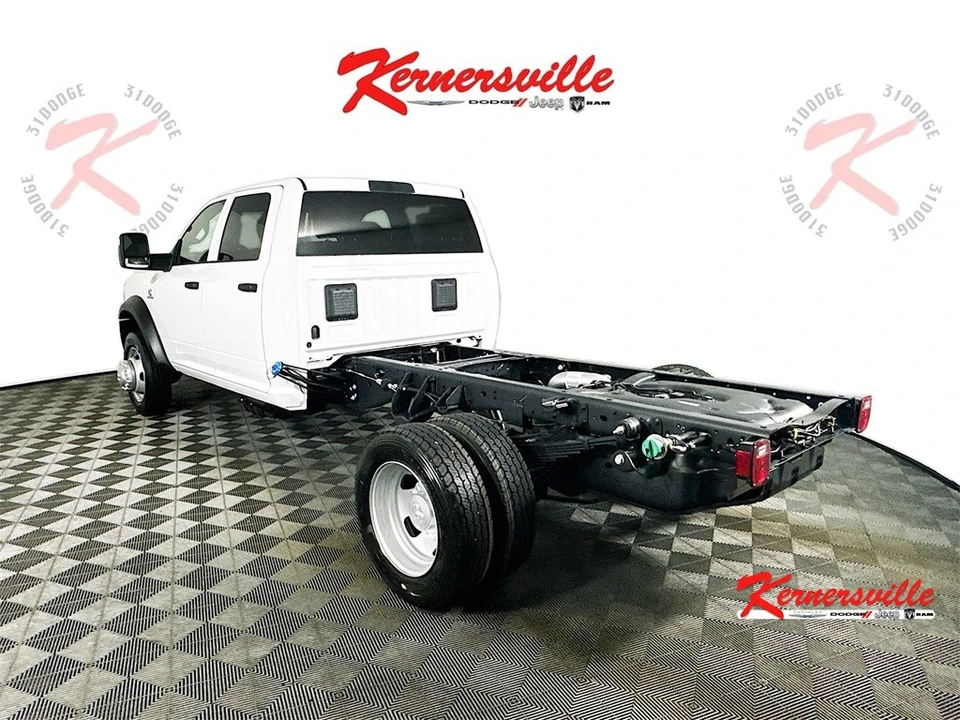 2025 Ram 4500 & 5500 - Image 5 of 12