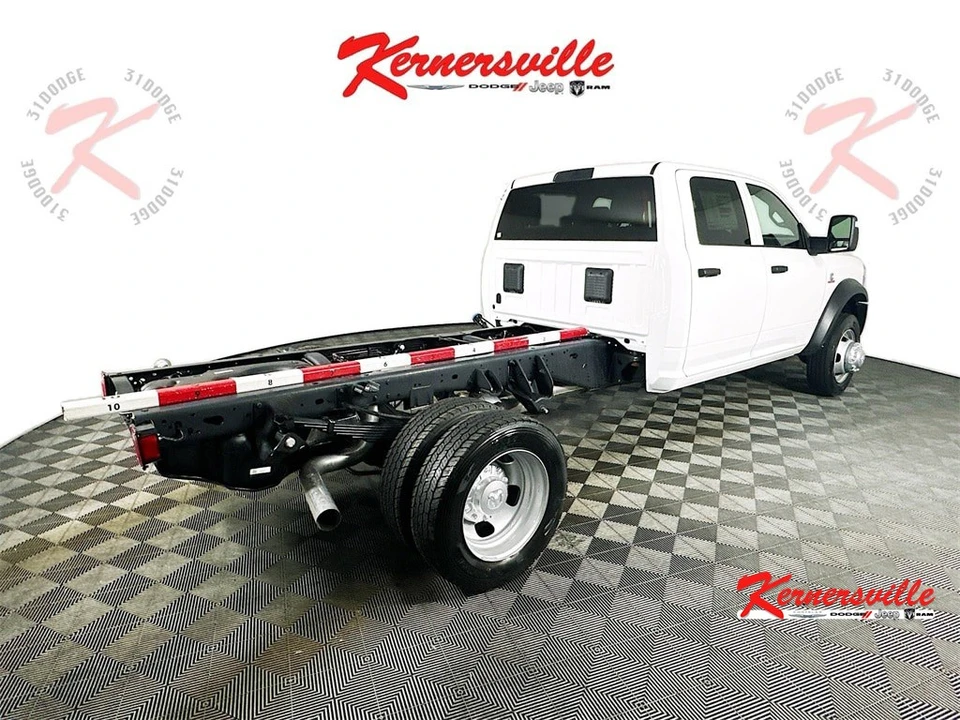 2025 Ram 4500 & 5500 - Image 7 of 12