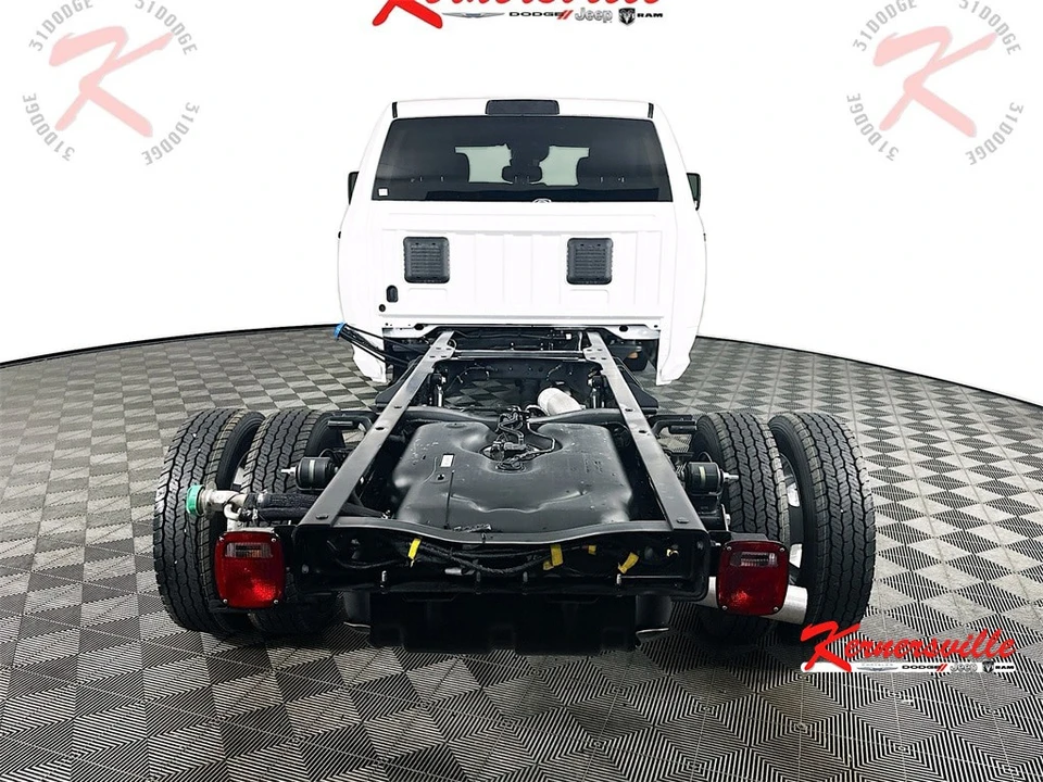 2025 Ram 4500 & 5500 - Image 6 of 12