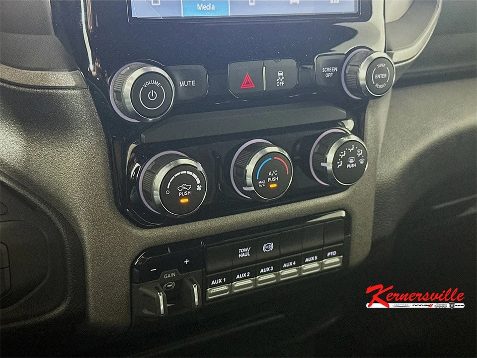 2025 Ram 4500 & 5500 - Image 15 of 21