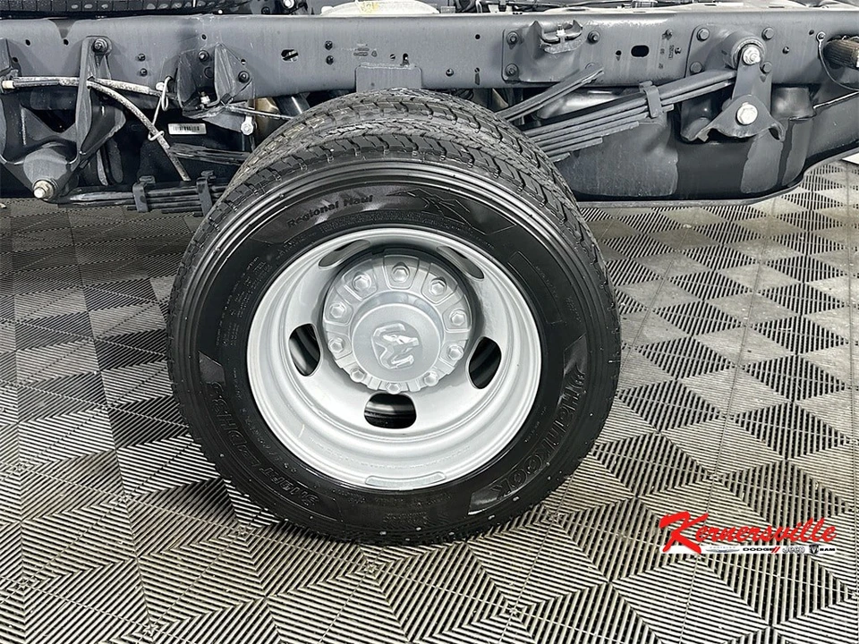 2025 Ram 4500 & 5500 - Image 17 of 21