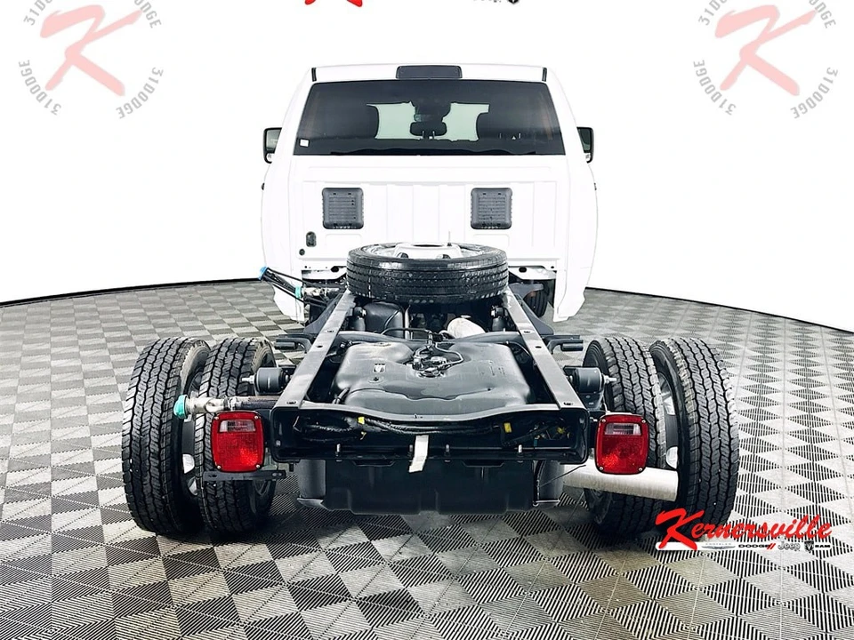 2025 Ram 4500 & 5500 - Image 6 of 12