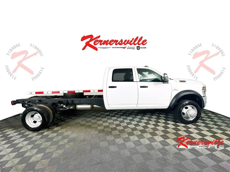 2025 Ram 4500 & 5500 - Image 8 of 12