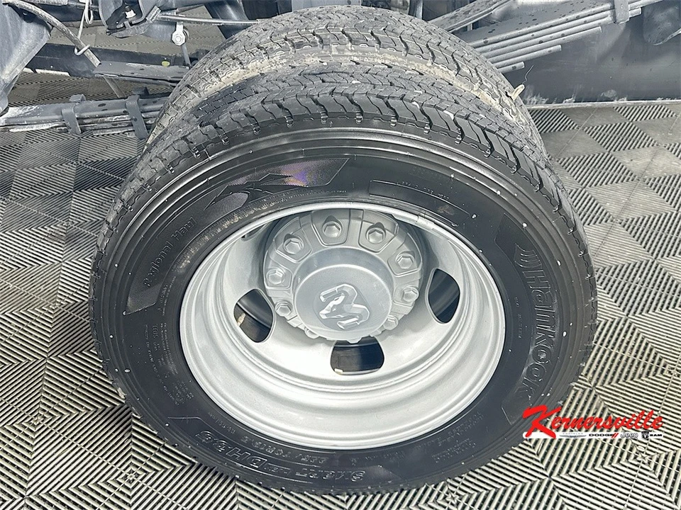 2025 Ram 4500 & 5500 - Image 15 of 19